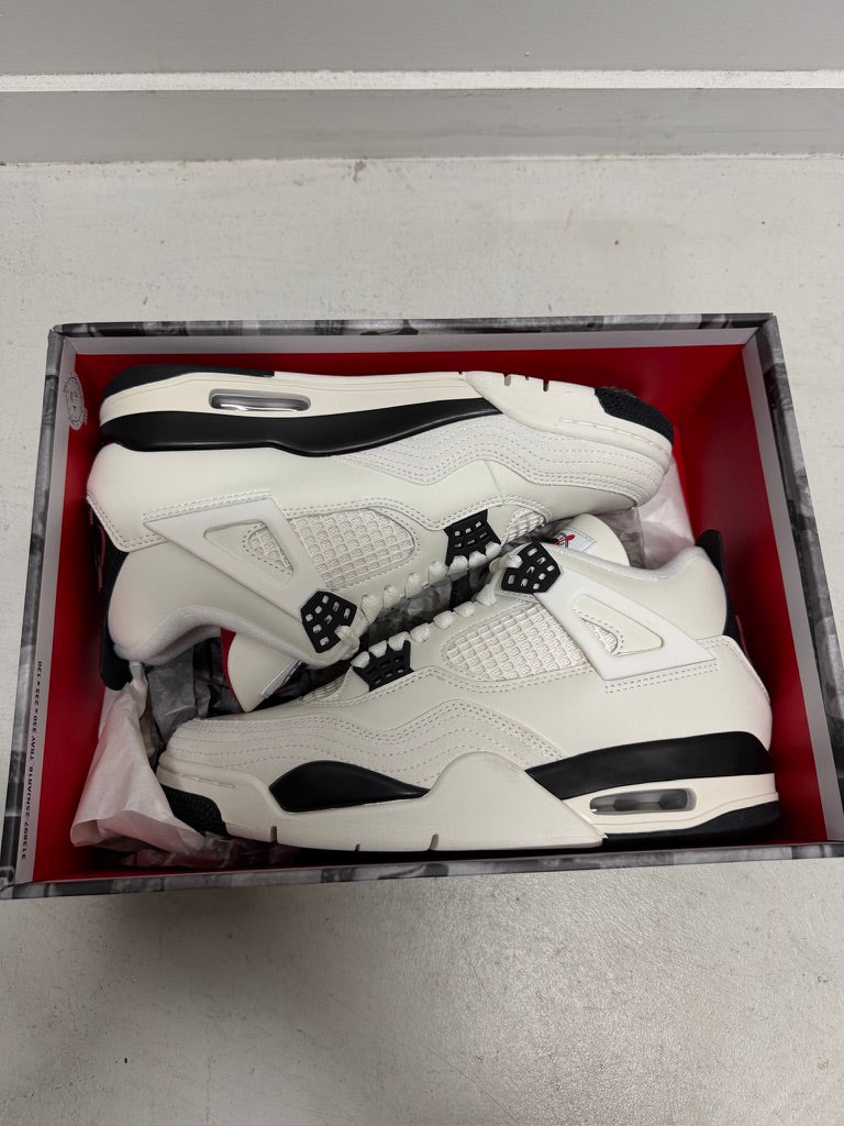 J4 - Flight Club