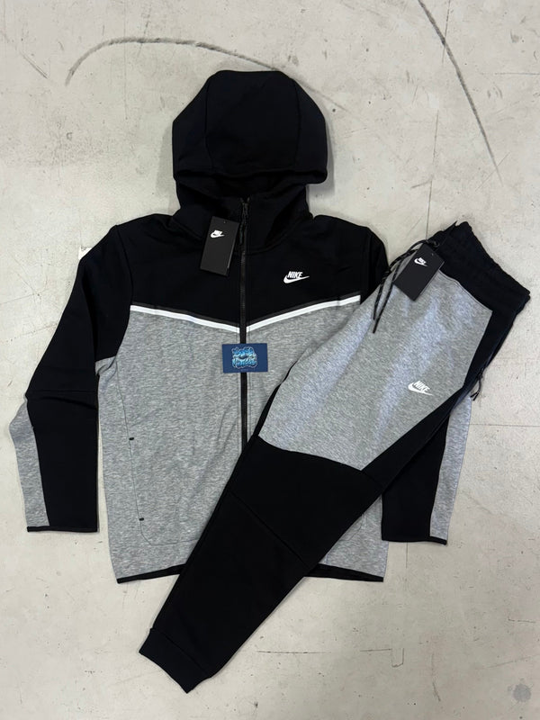 Tech Fleece - Black Grey