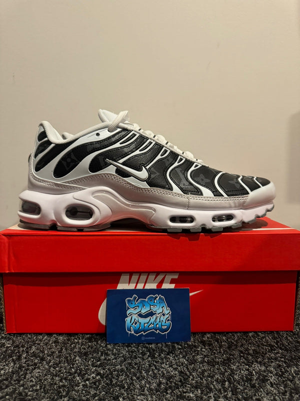 TN - Custom White Black
