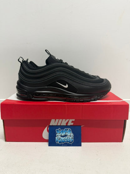 AM97 - Black