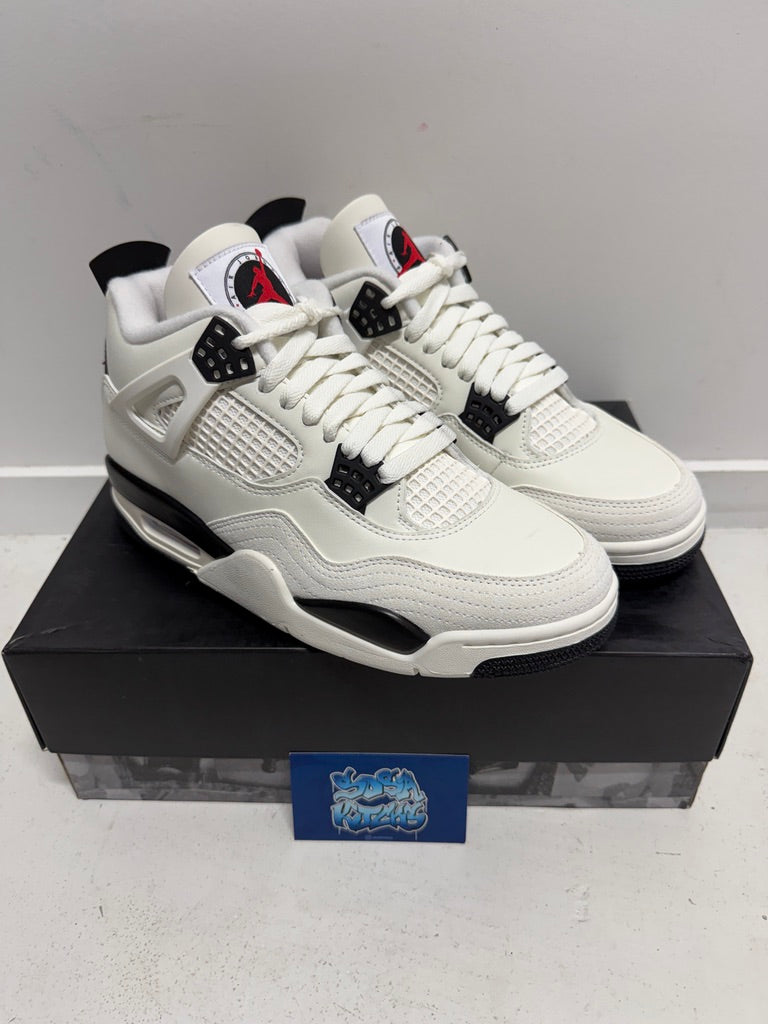 J4 - Flight Club