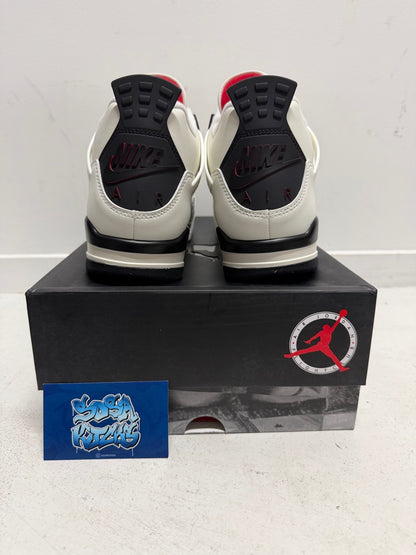J4 - Flight Club