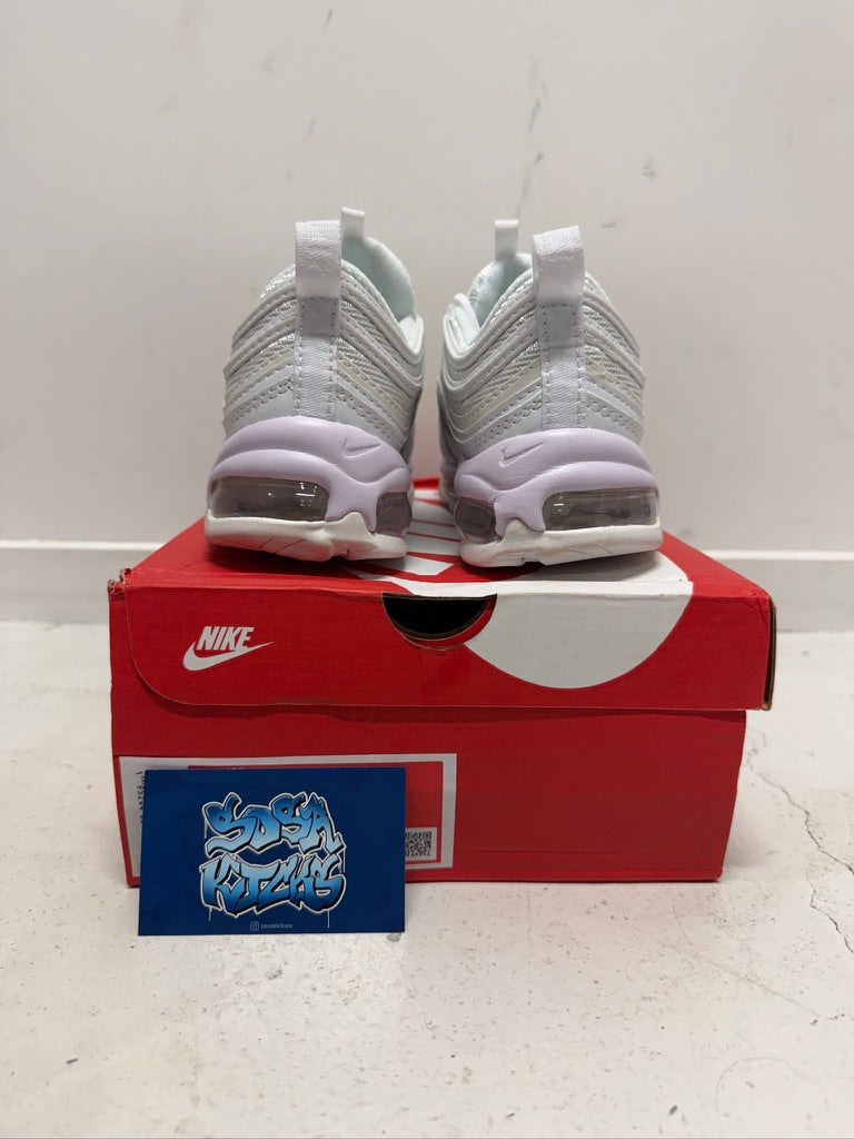 AM97 - White