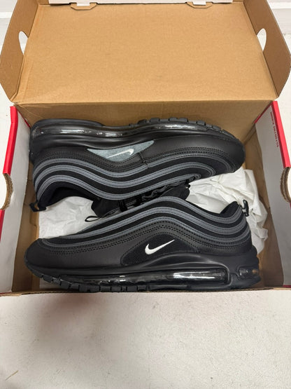 AM97 - Black
