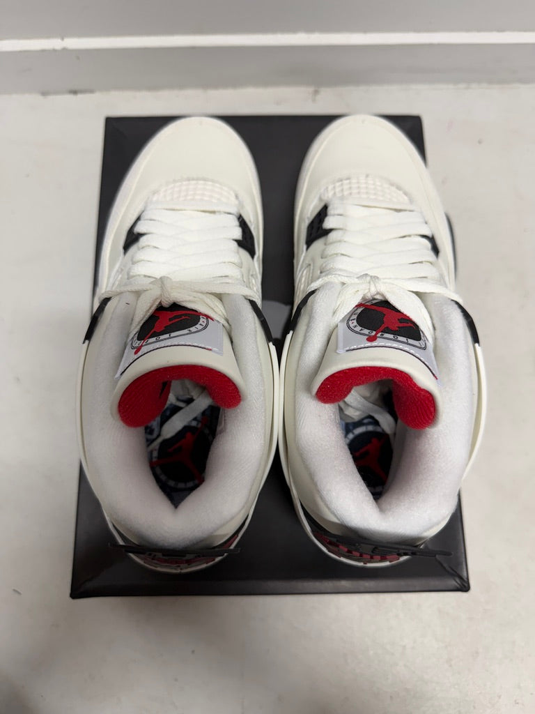 J4 - Flight Club