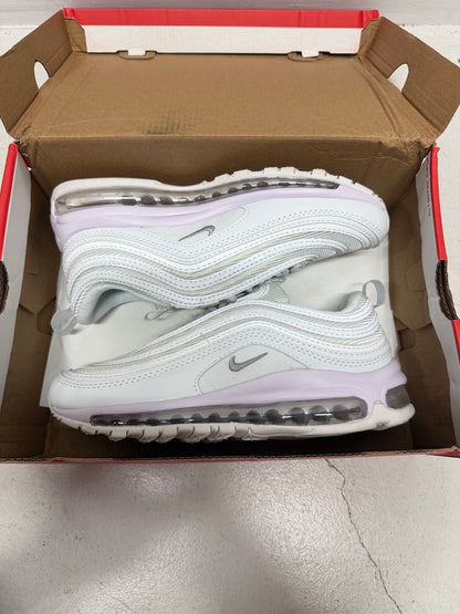AM97 - White