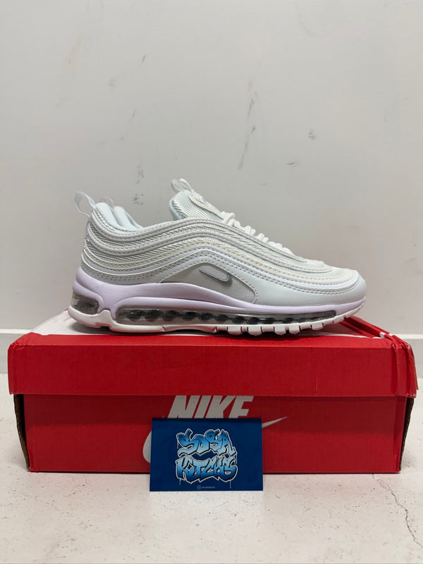 AM97 - White