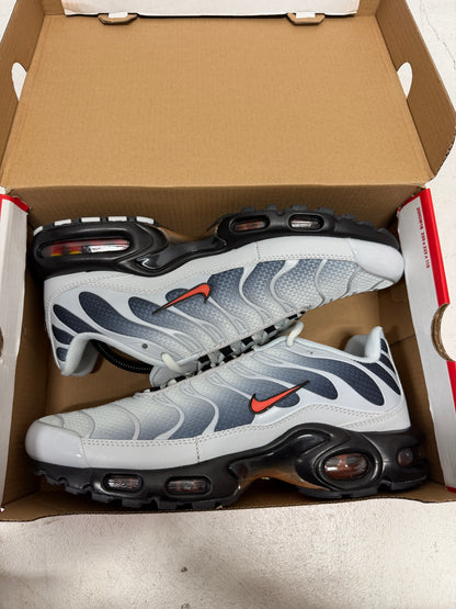 TN - Wolf Grey Red