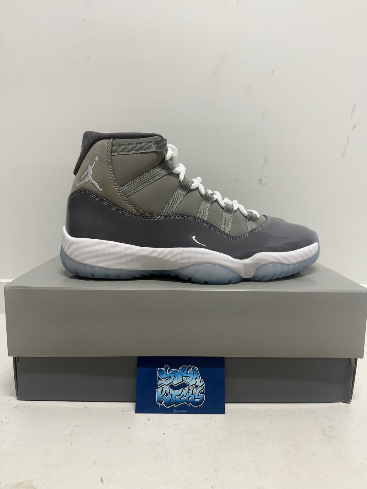 J11 - Cool Grey