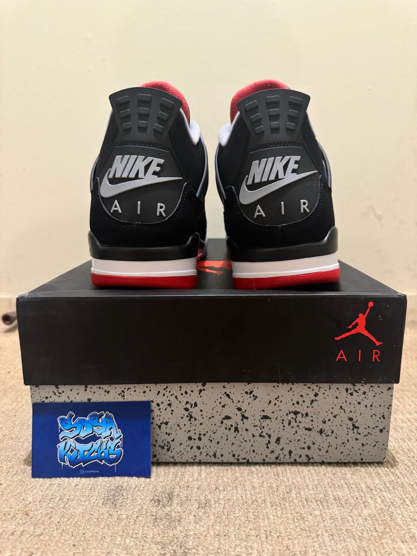 J4 - Bred