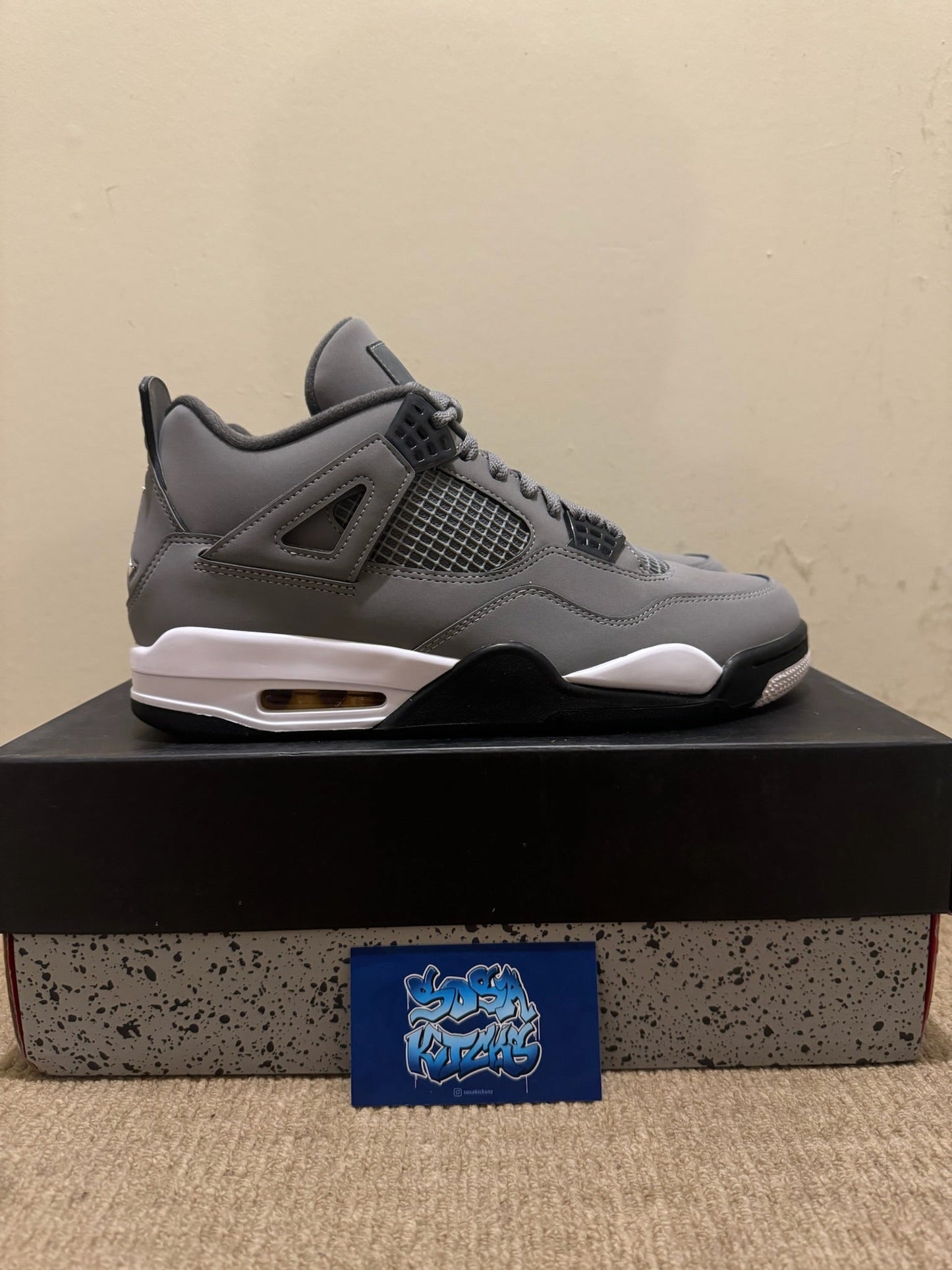 J4 - Cool Grey