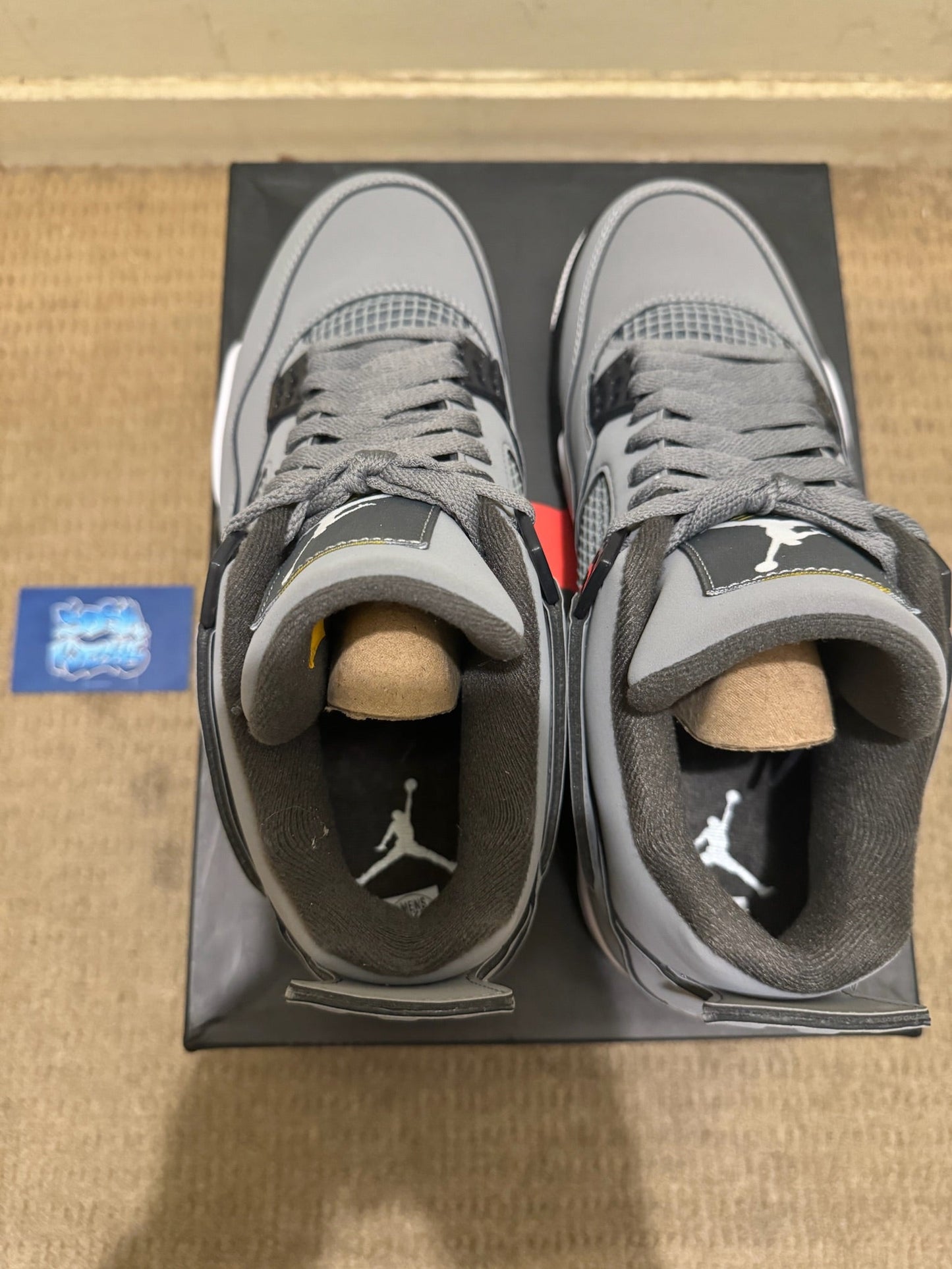 J4 - Cool Grey