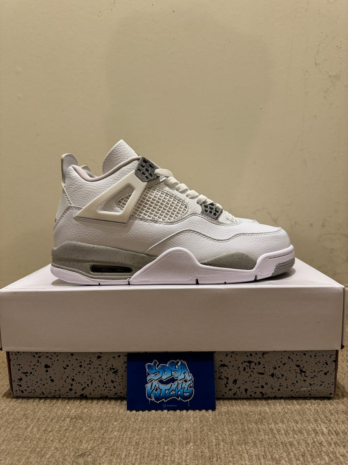 J4 - White Oreo