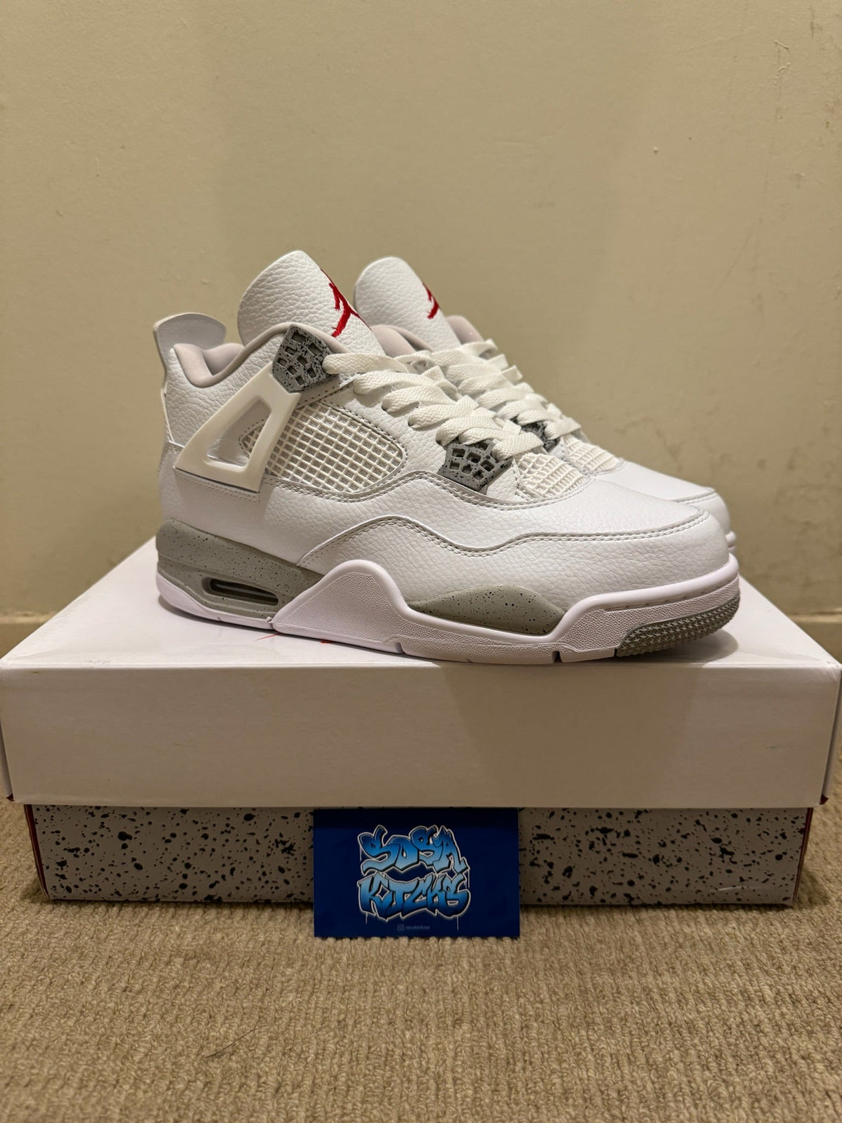 J4 - White Oreo