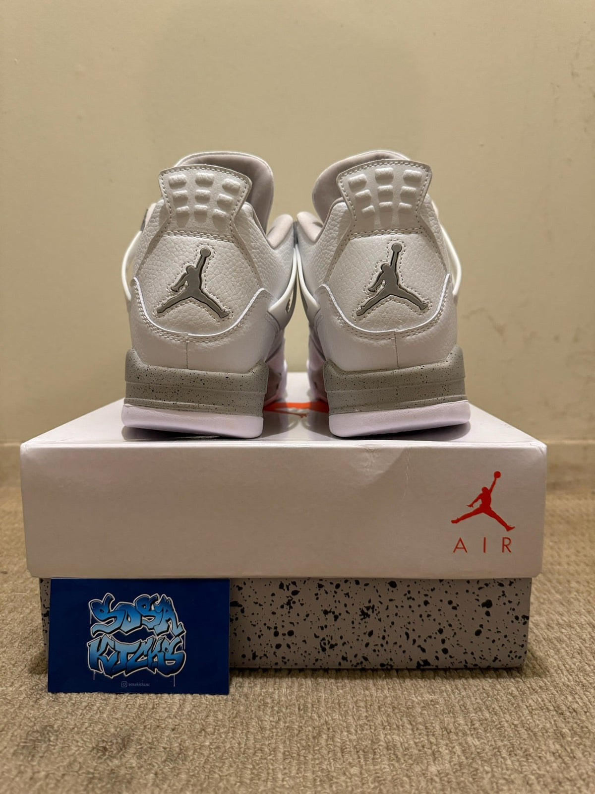 J4 - White Oreo