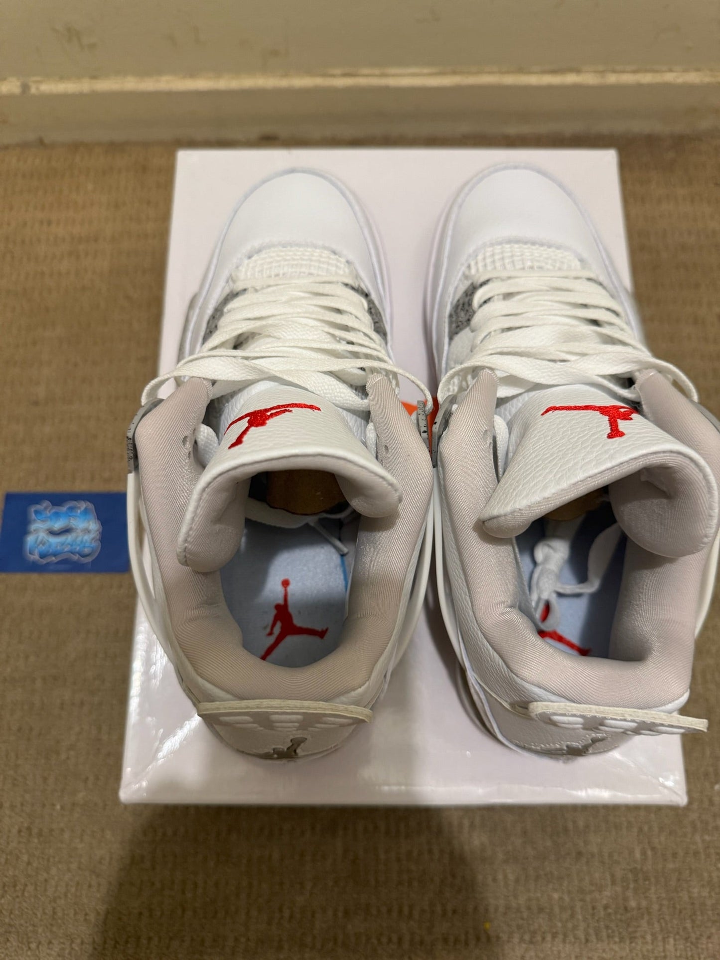J4 - White Oreo