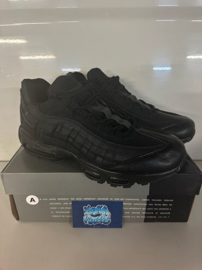 AM95 - Black
