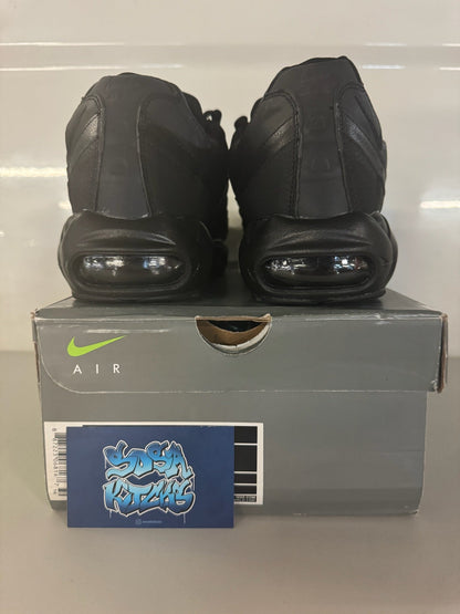 AM95 - Black