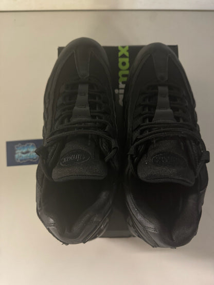 AM95 - Black