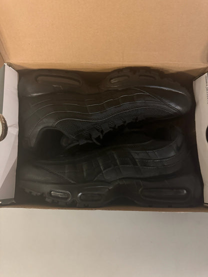 AM95 - Black