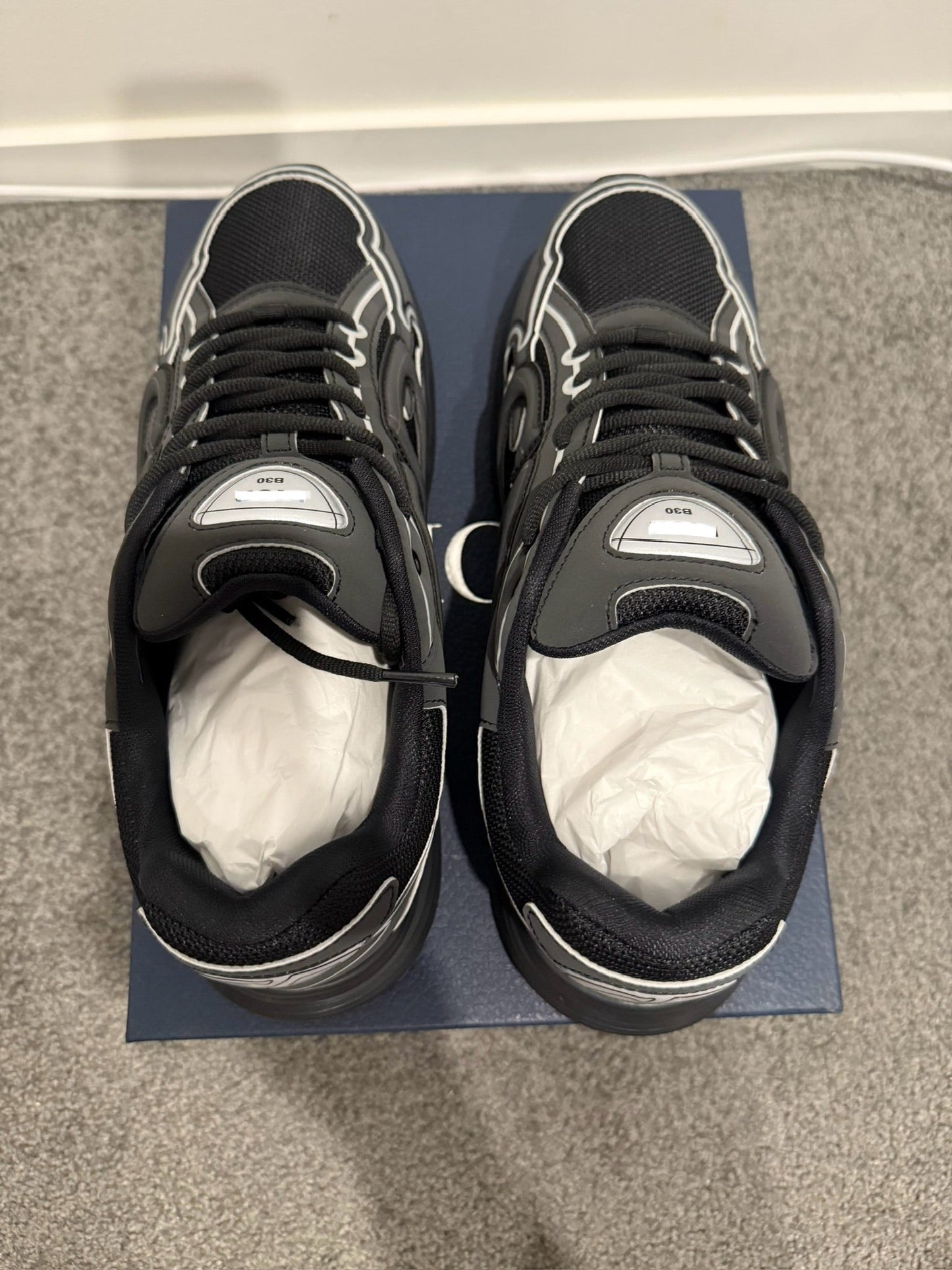 B30 - Black