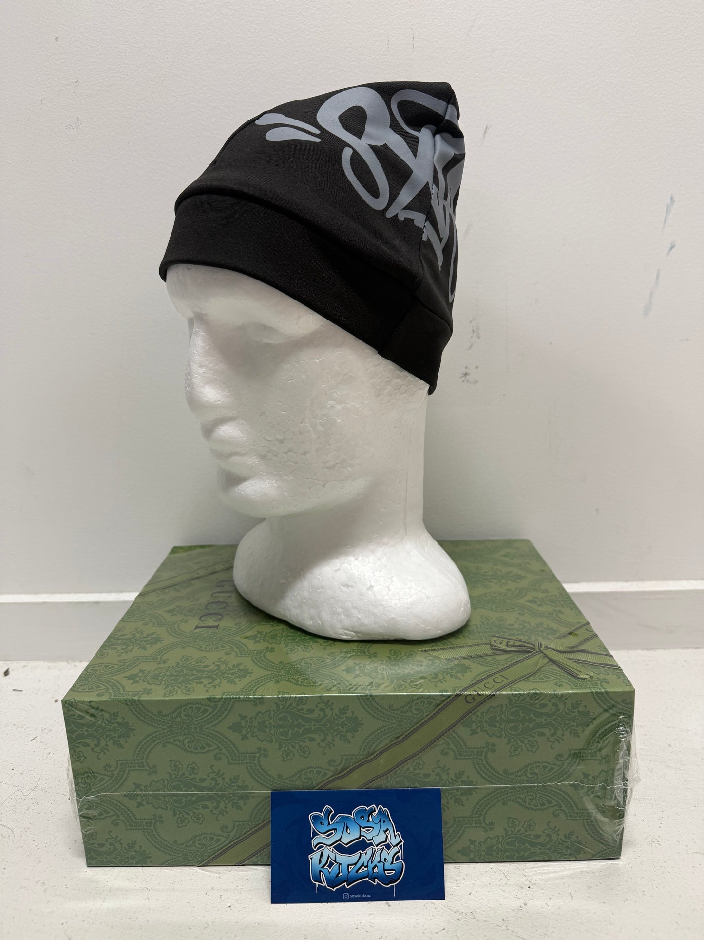 Syna Beanie - Big Logo Black