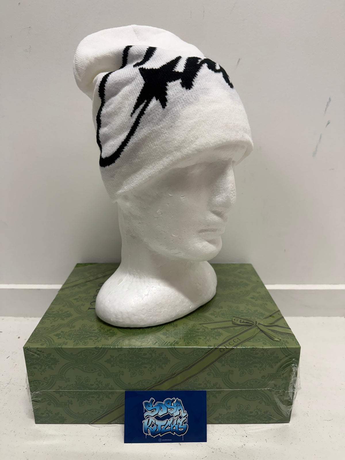 Corteiz Beanie - White Black