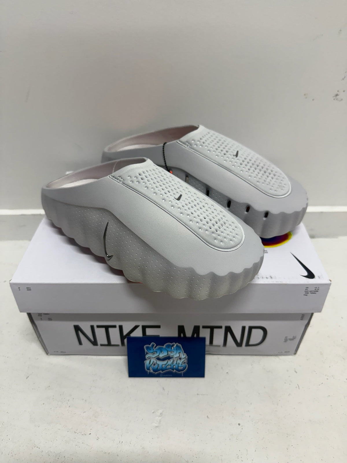 Mind 001 Slide - Grey