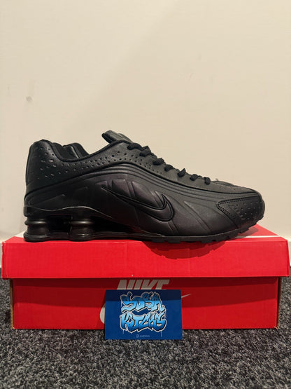 Shox R4 - Black