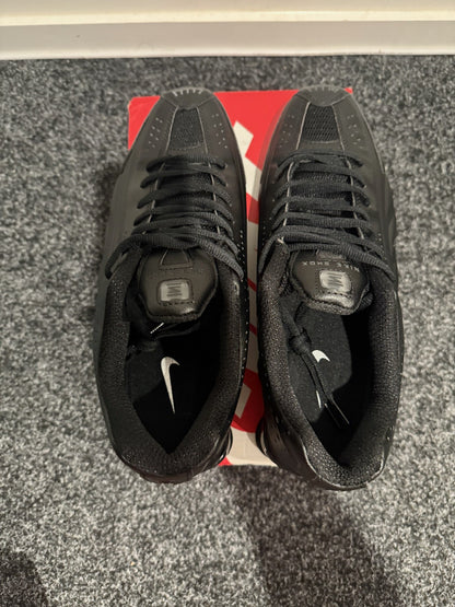 Shox R4 - Black