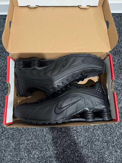 Shox R4 - Black