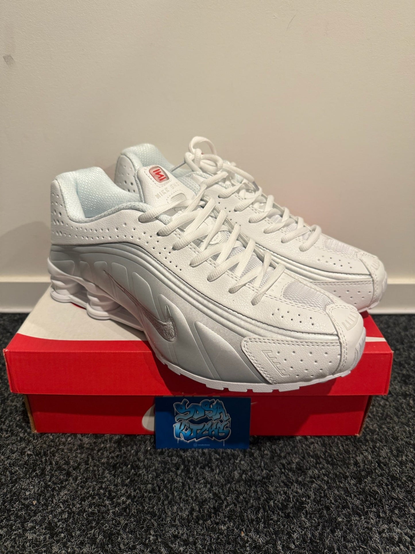 Shox R4 - White