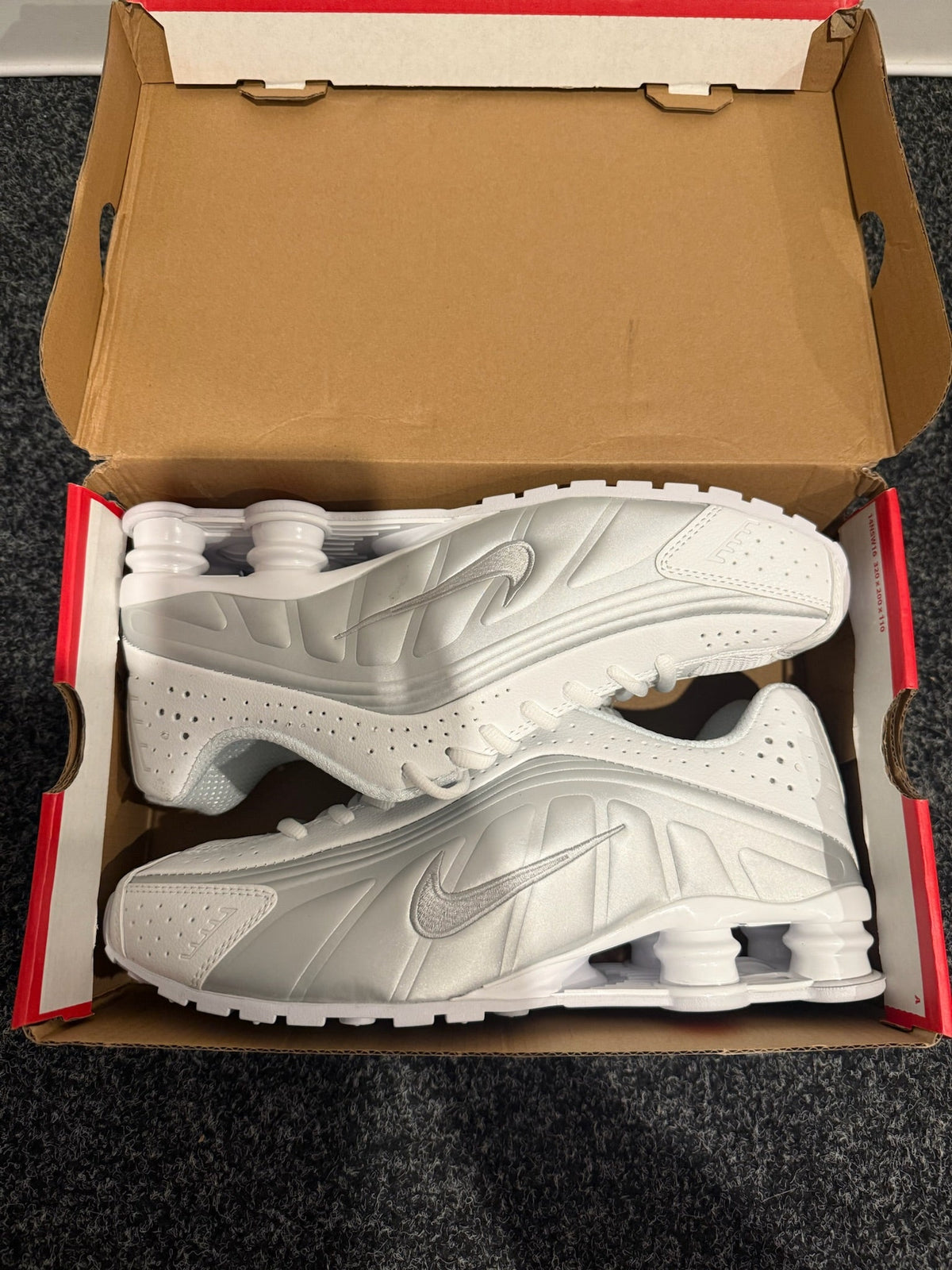 Shox R4 - White