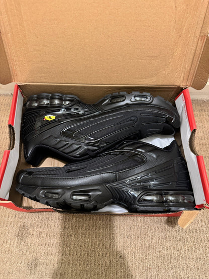 TN3 - Black
