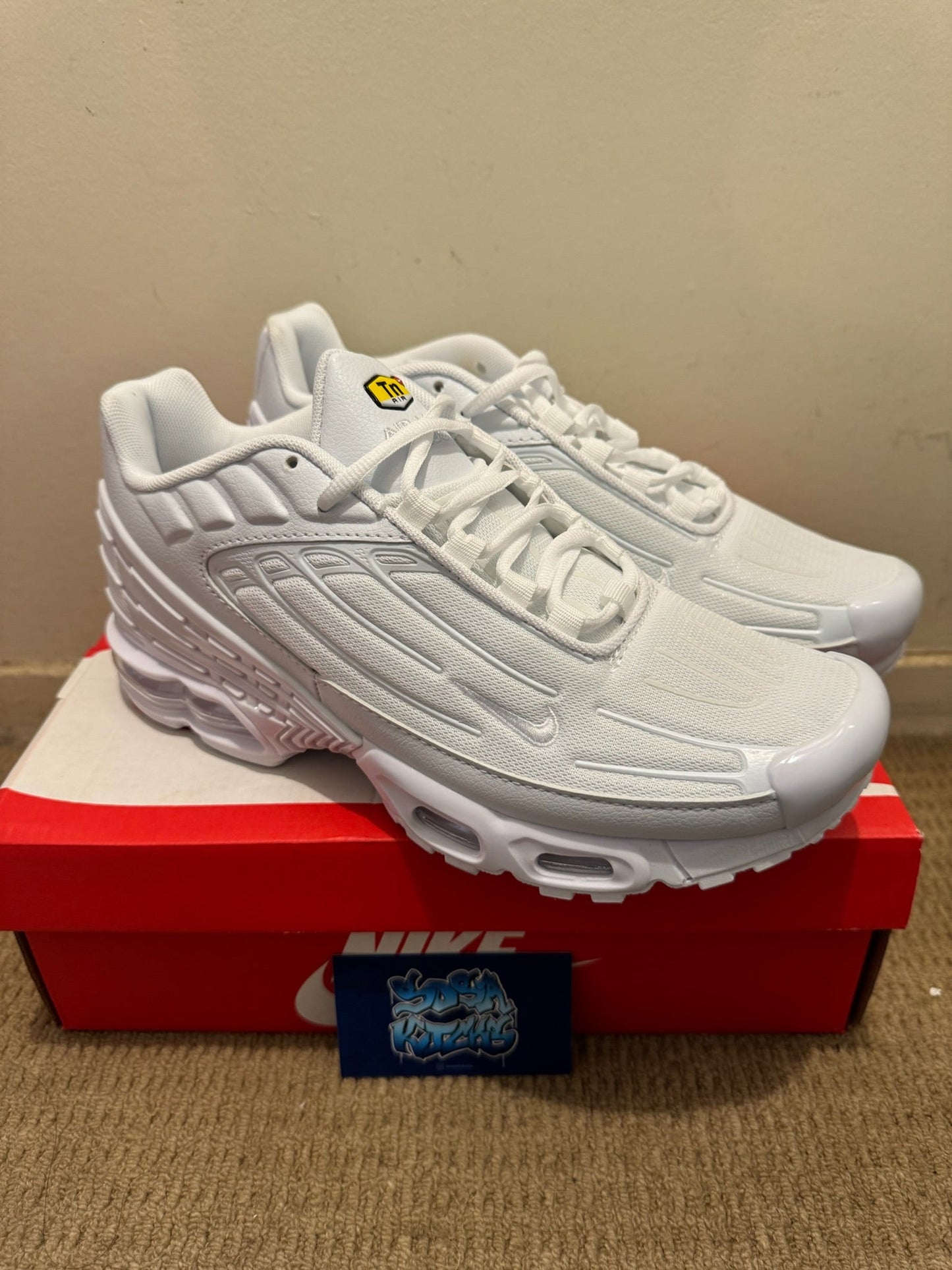 TN3- White