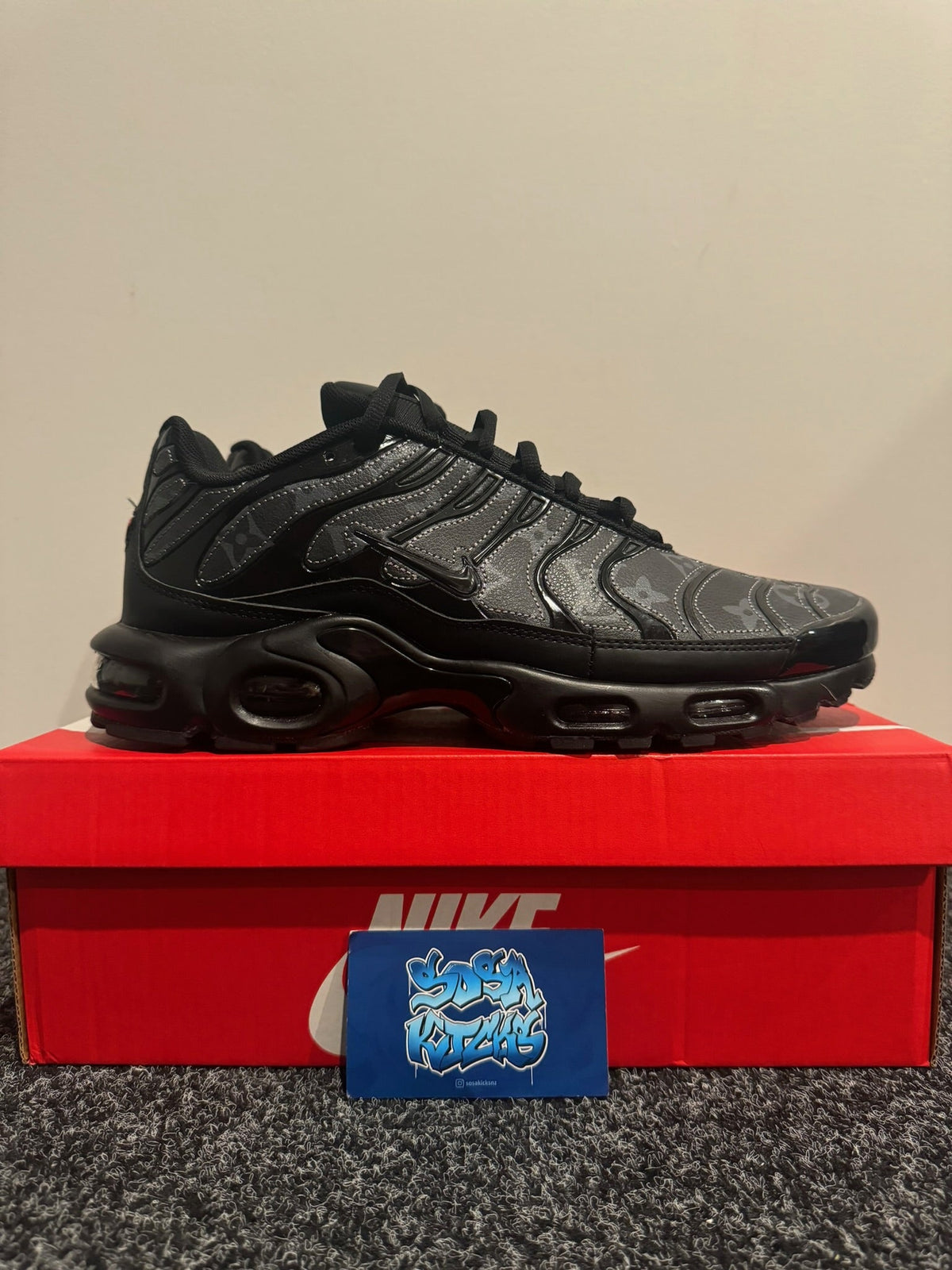 TN - Custom Black