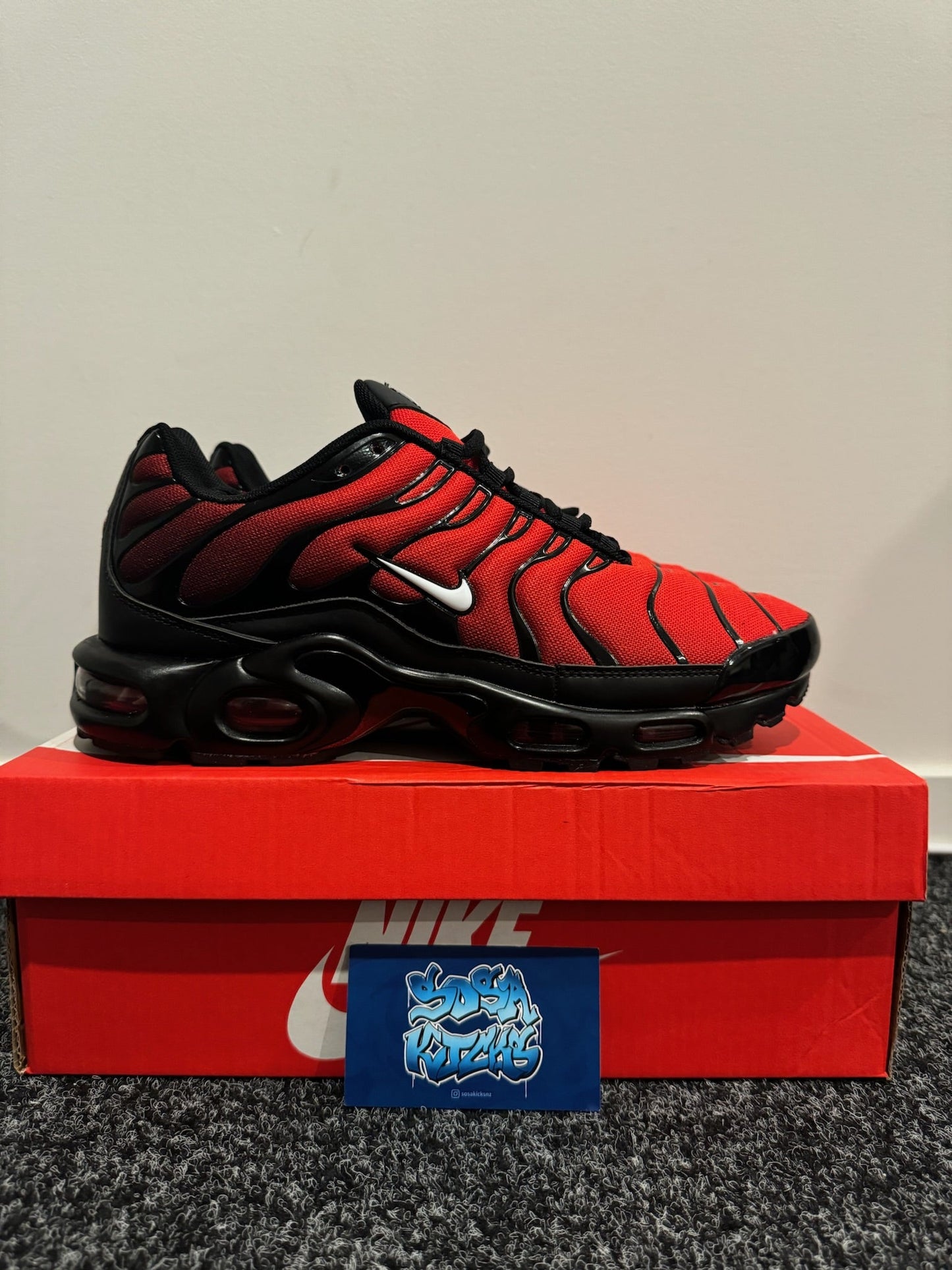 TN - Black Red