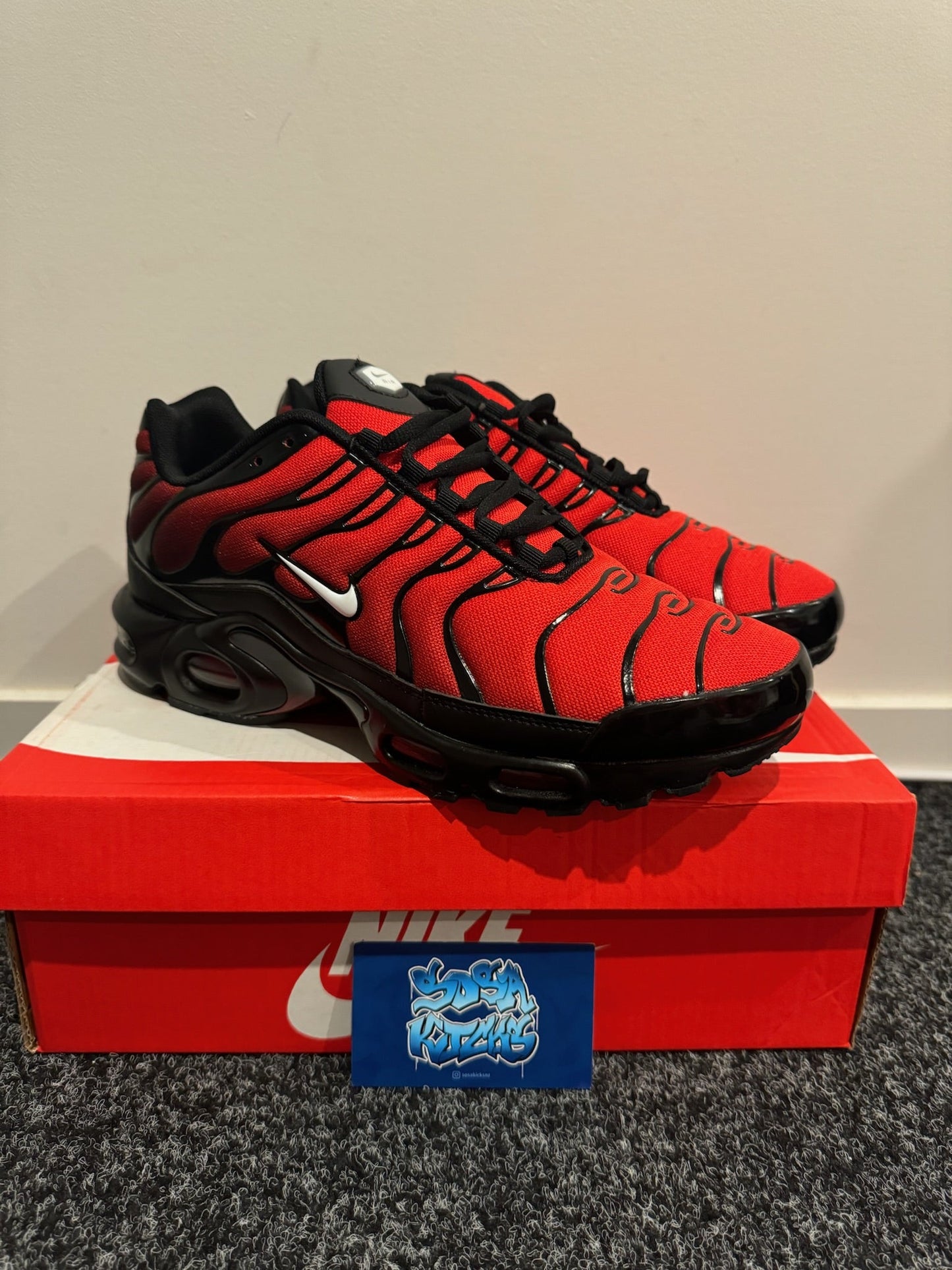 TN - Black Red