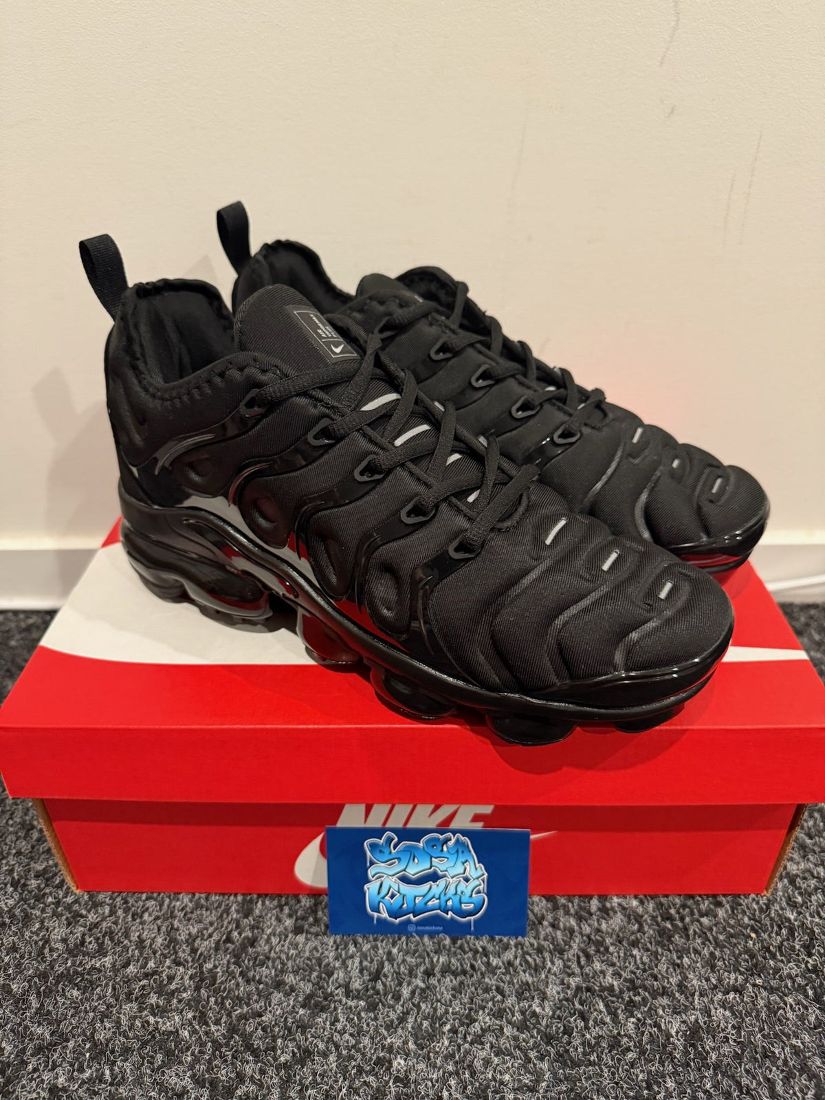 VM - Black