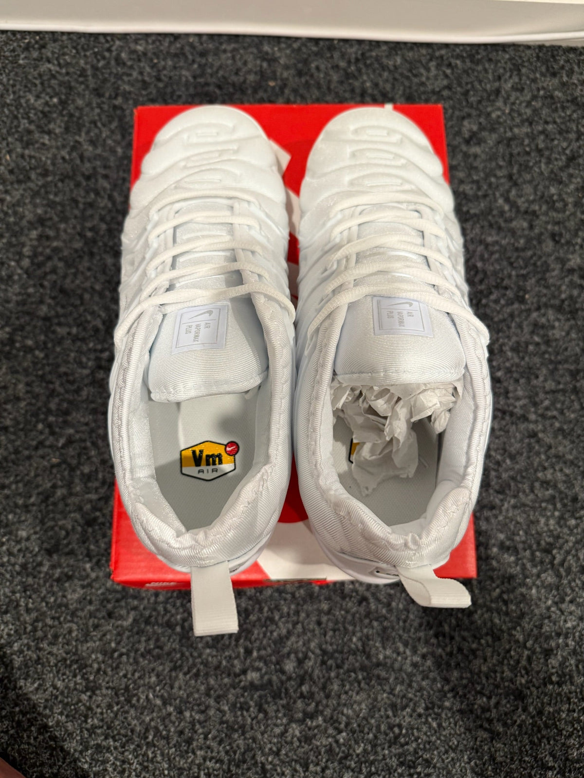 VM - White