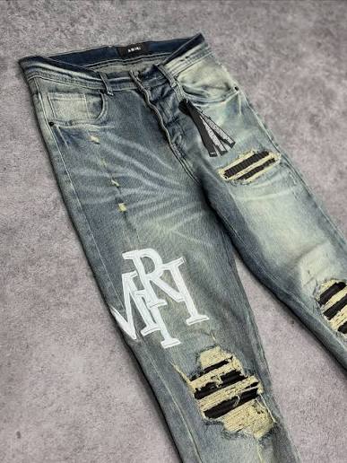 MIRI Jeans